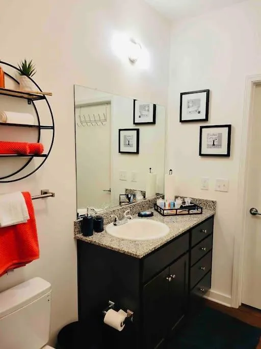 Hidden Gem Walk To Beale St Free Gated Parking Apartment Memphis 0*,  United States